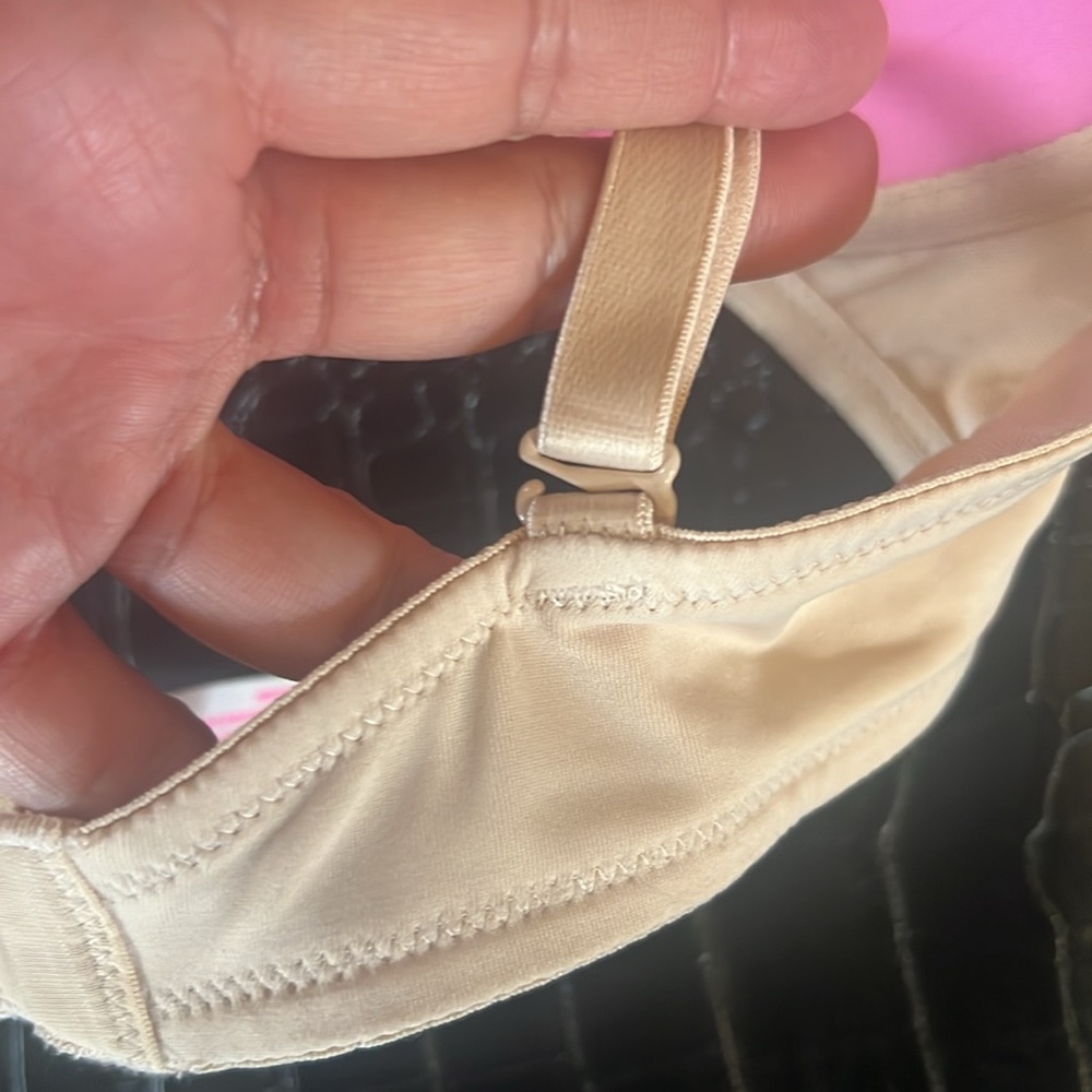 Victoria's Secret PINK nude bra - Picture 5 of 5